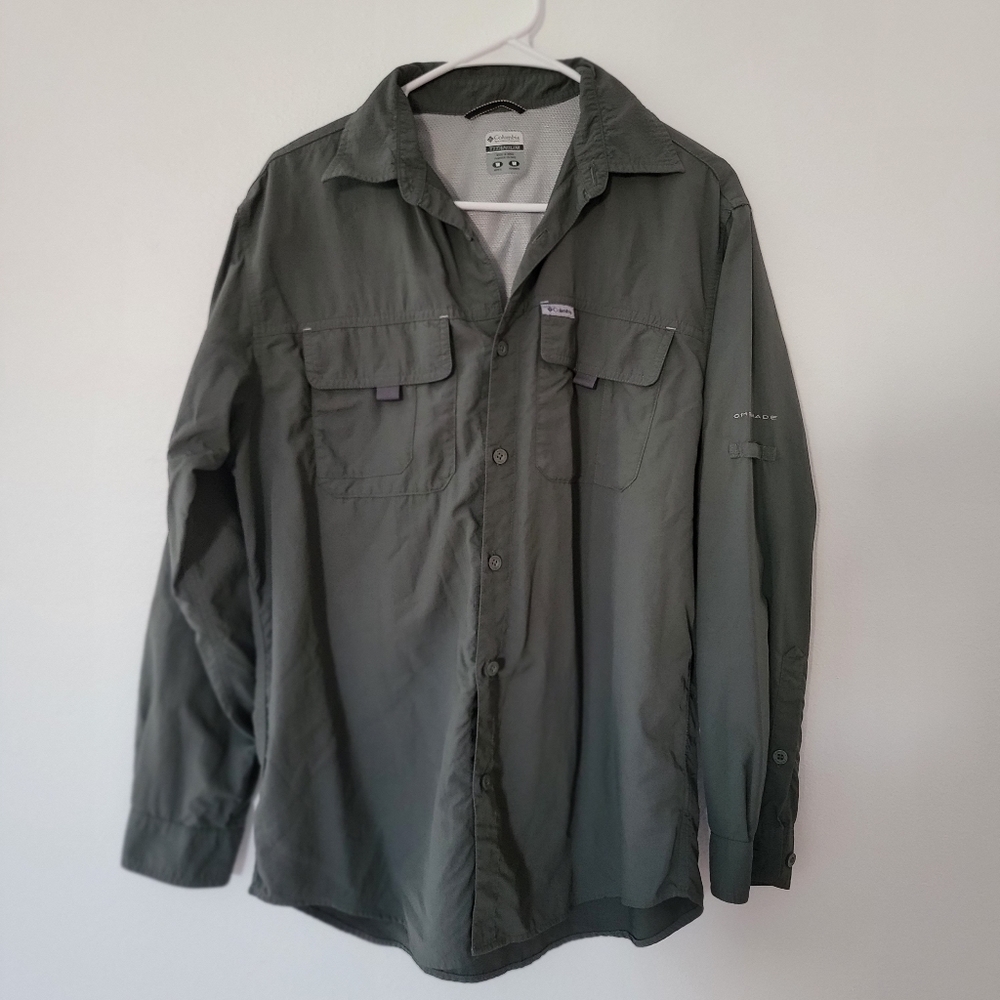 COLUMBIA men's shirt size M omni shade color gray